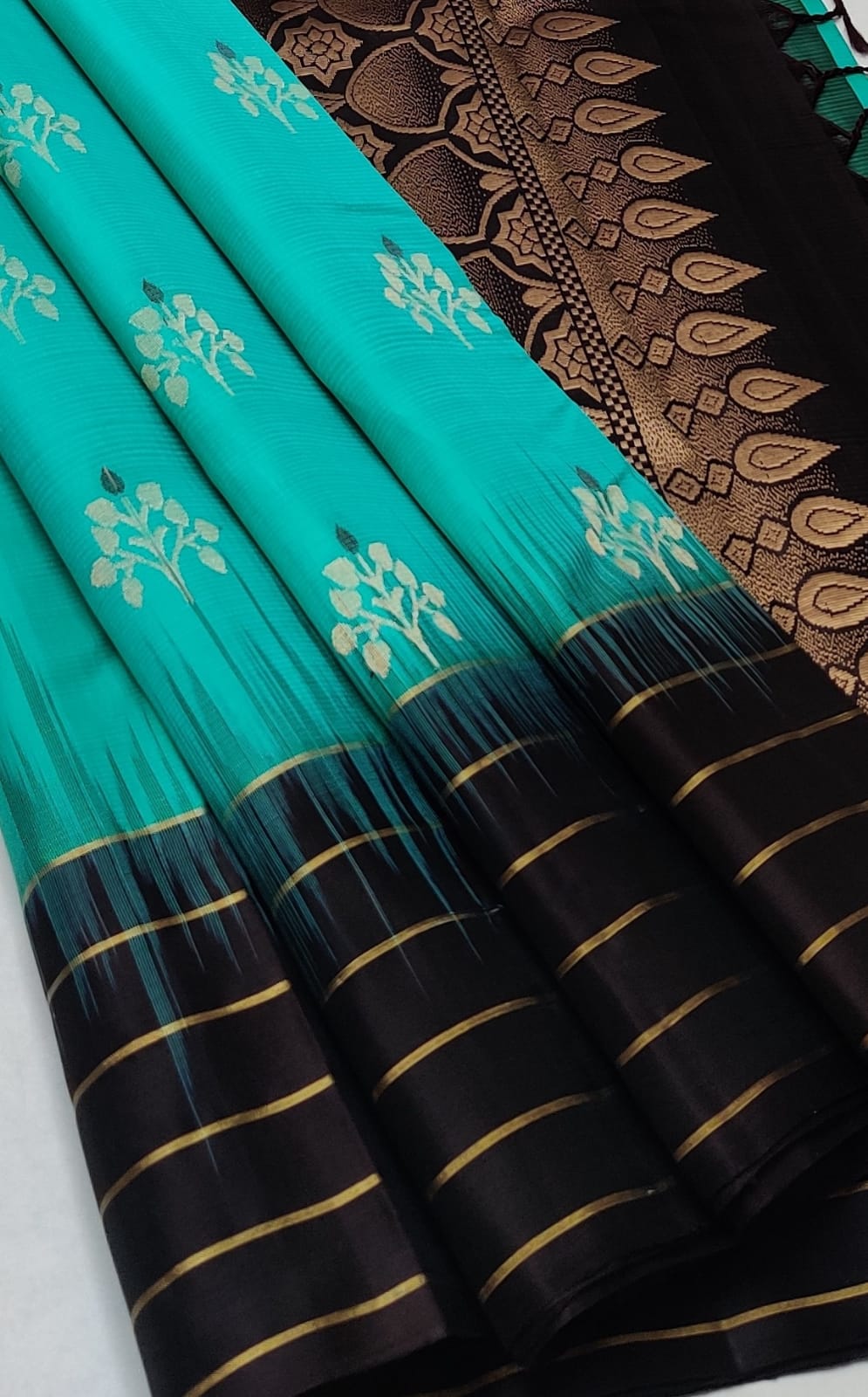 Deep Violet Pure Handloom Kanchipuram Double Warp Silk Saree.
